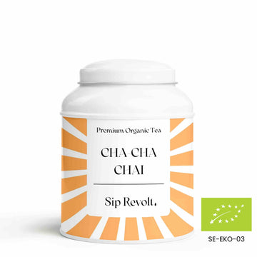 sip revolt cha-cha chai svart te med kryddor som kanel ingefära kardemumma ayurveda